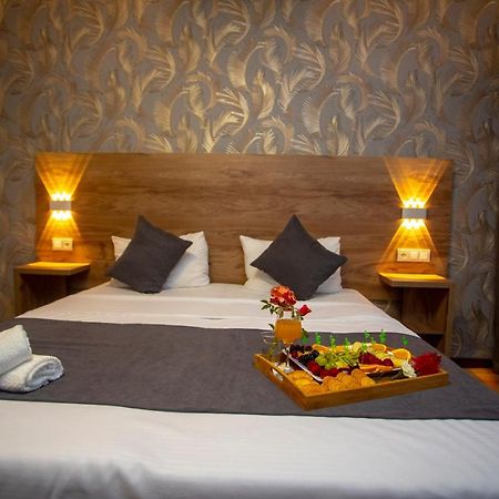 Pollux Hotel Batumi Kültér fotó