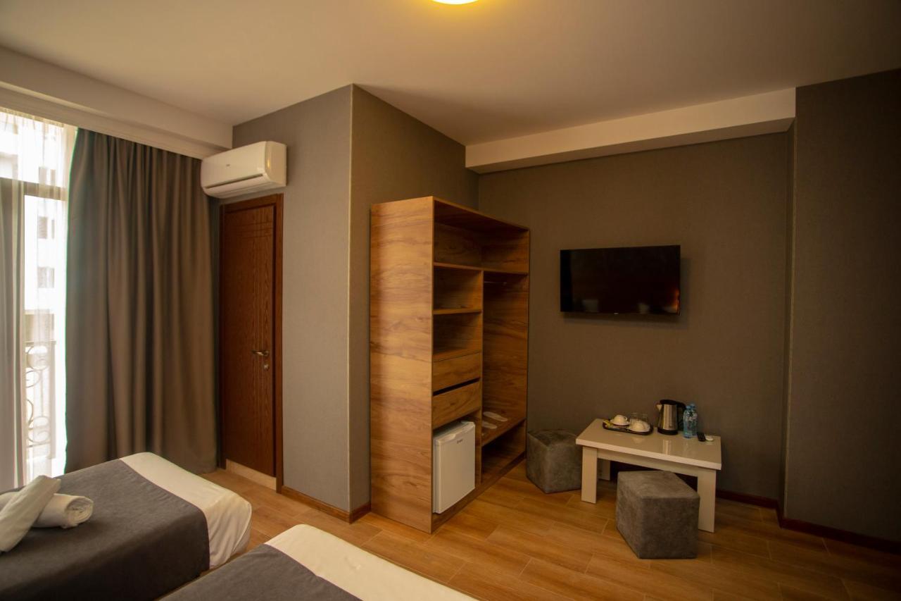 Pollux Hotel Batumi Kültér fotó