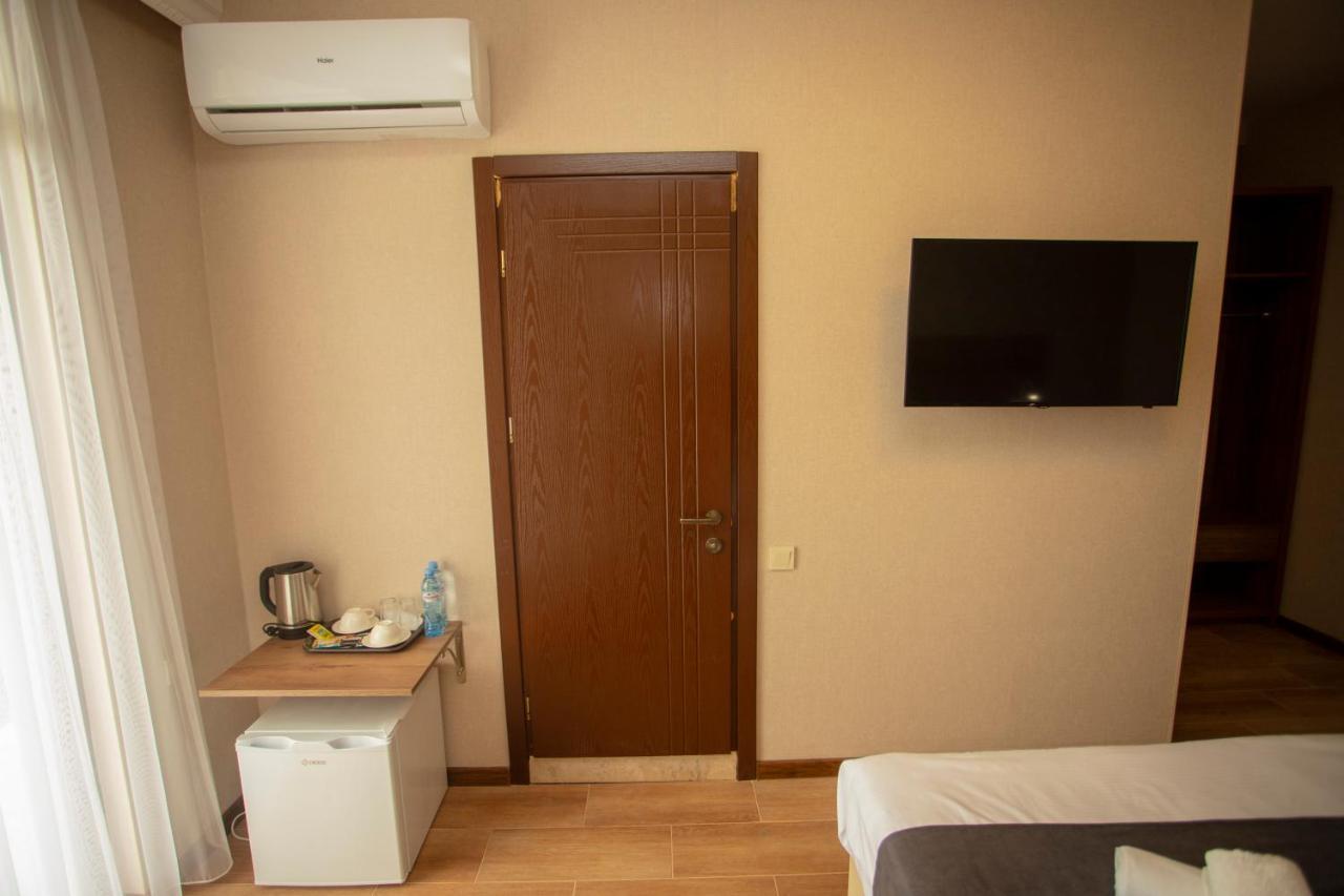 Pollux Hotel Batumi Kültér fotó