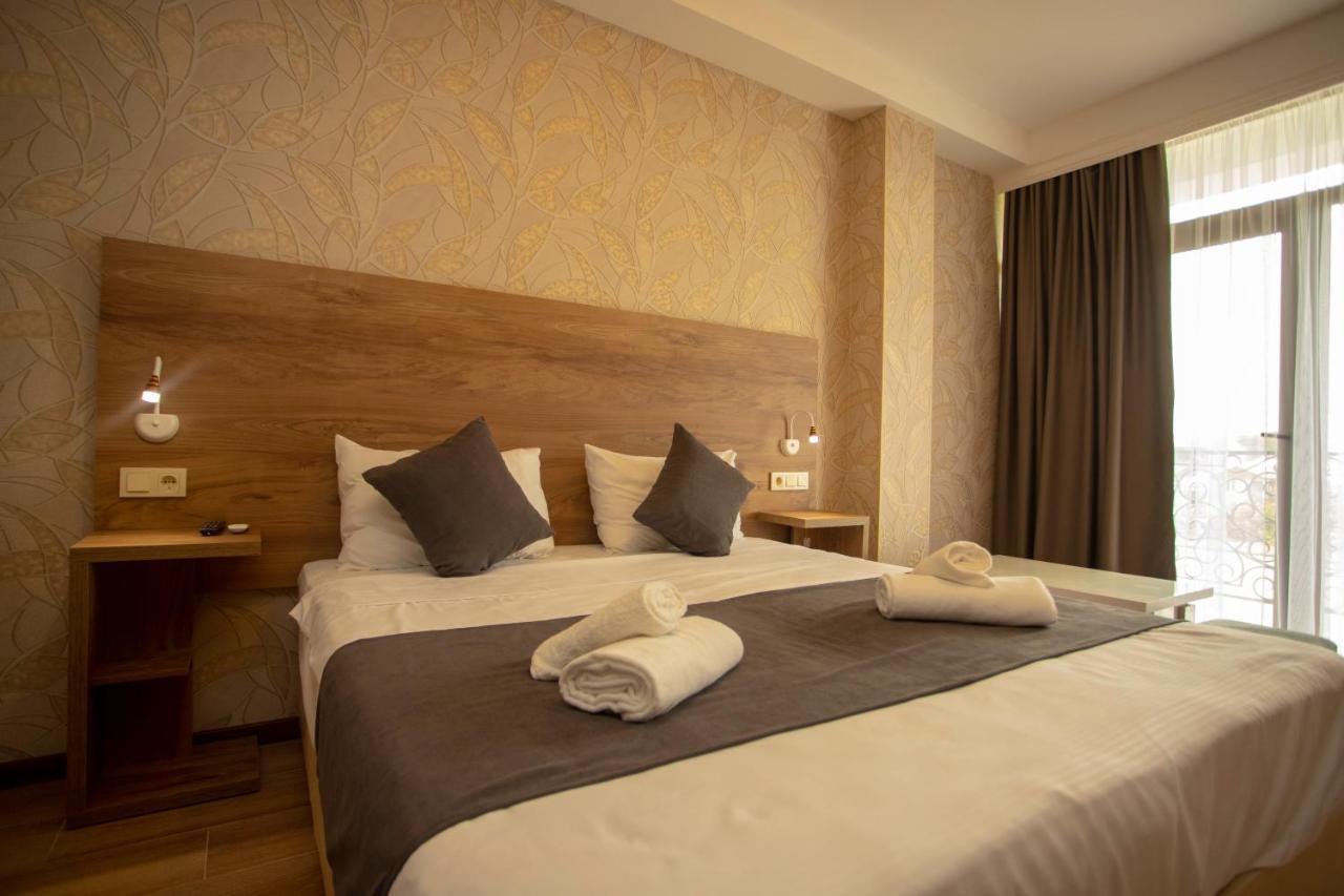 Pollux Hotel Batumi Kültér fotó